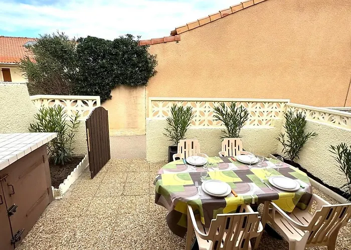 Maison T3 Terrasse, Et Commerces A Pied Лёкат